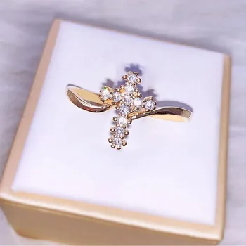 Klasická Zlatá Barva Cross Intarzie Bílé Crystal Šatonové Prst Prsten Pro Ženy Zásnubní Svatební Party Šperky Příslušenství