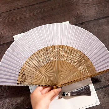 Skládací Ventilátor Japonsko Čínský Styl Ženy Letní Bambusové Elegantní Domov Dekor Přenosný Taneční Cheongsam Odpovídající Vysoce Kvalitní Tkaniny Ventilátor